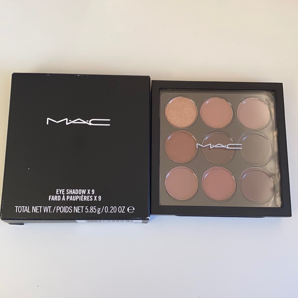 BNIB MAC cosmetics Burgundy Times 9 Eyeshadow